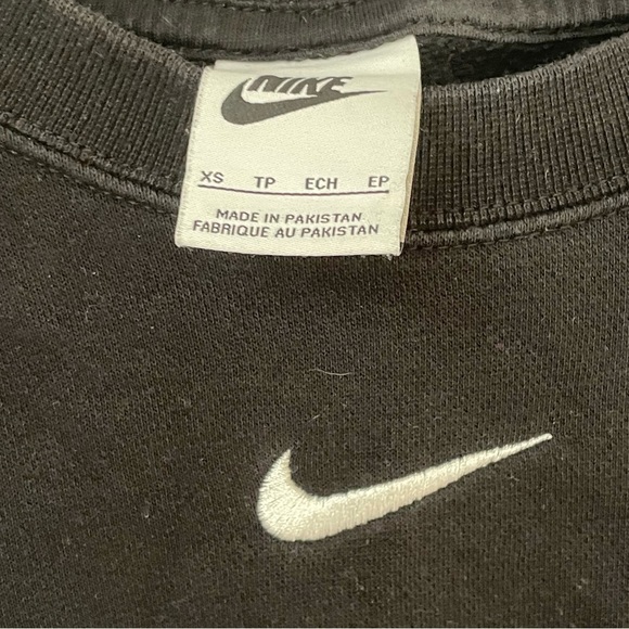 Nike cropped oversized sweatshirt center swoosh women’s size XS - Picture 2 of 4